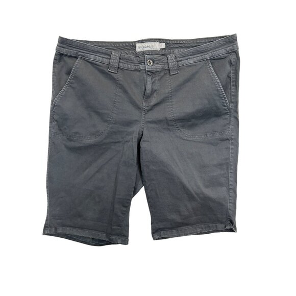Torrid Shorts‎ Womens 16 Plus Gray Bermuda Flat Front Canvas - Picture 1 of 7